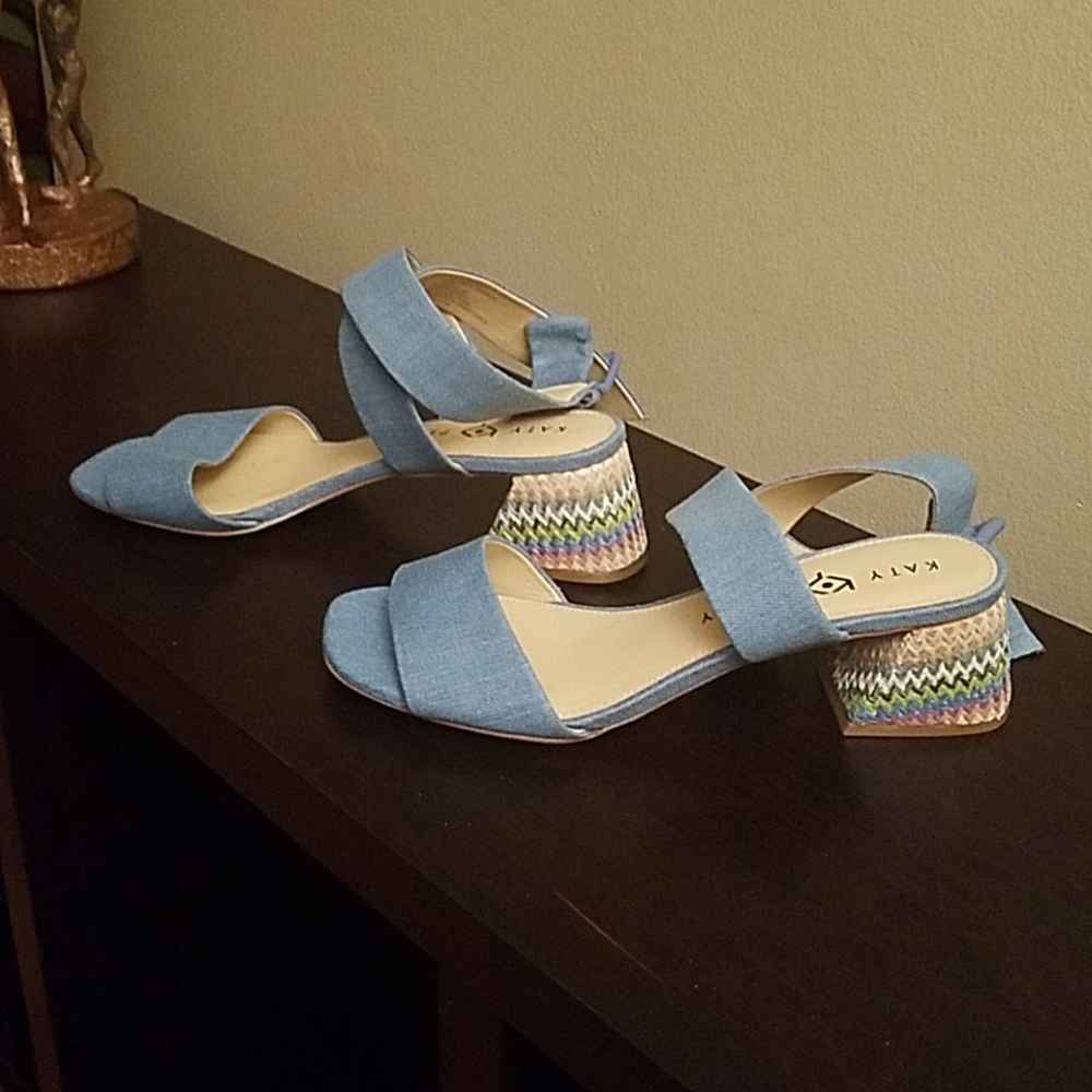 Sandals - Picture 2 of 4